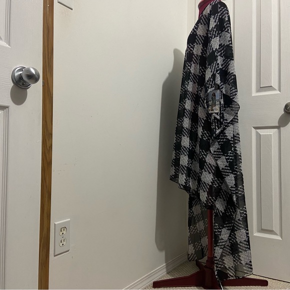Rapz women black and white plaid long craftan pullover cover up. One size. NWT. - Picture 3 of 7